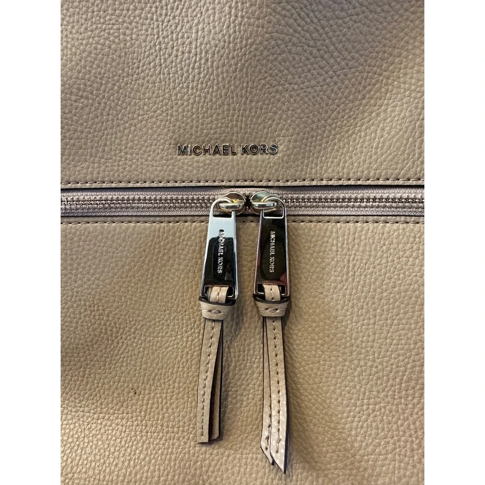 Michael‎ Kors Pebble Leather Backpack Beige Convertible Straps Everyday Casual